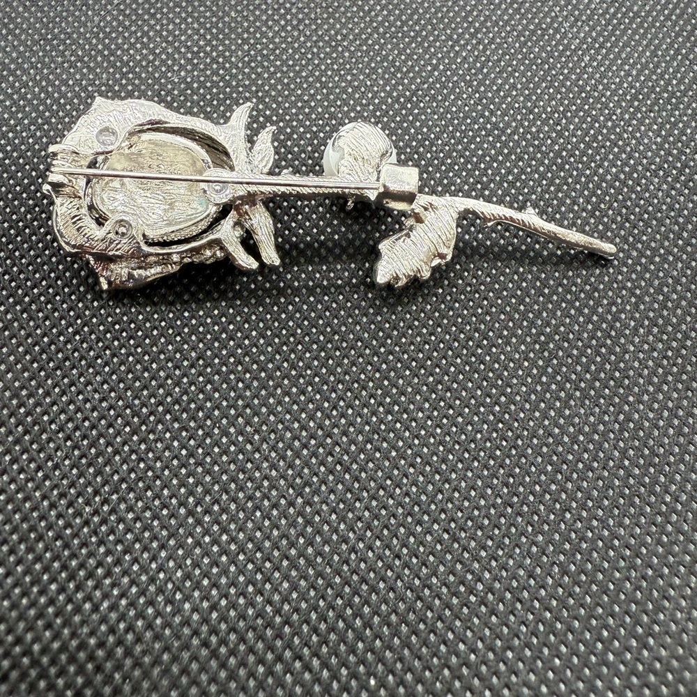 NWT Sparkling Silver Rhinestone Rose Flower Brooch with Pearl - Picture 4 of 5